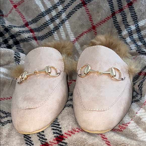 🛑 NO restock🛑Nude/Tan Fur Loafer Flat Mule Slides Size 7 LAST PR‼️ - Picture 2 of 9
